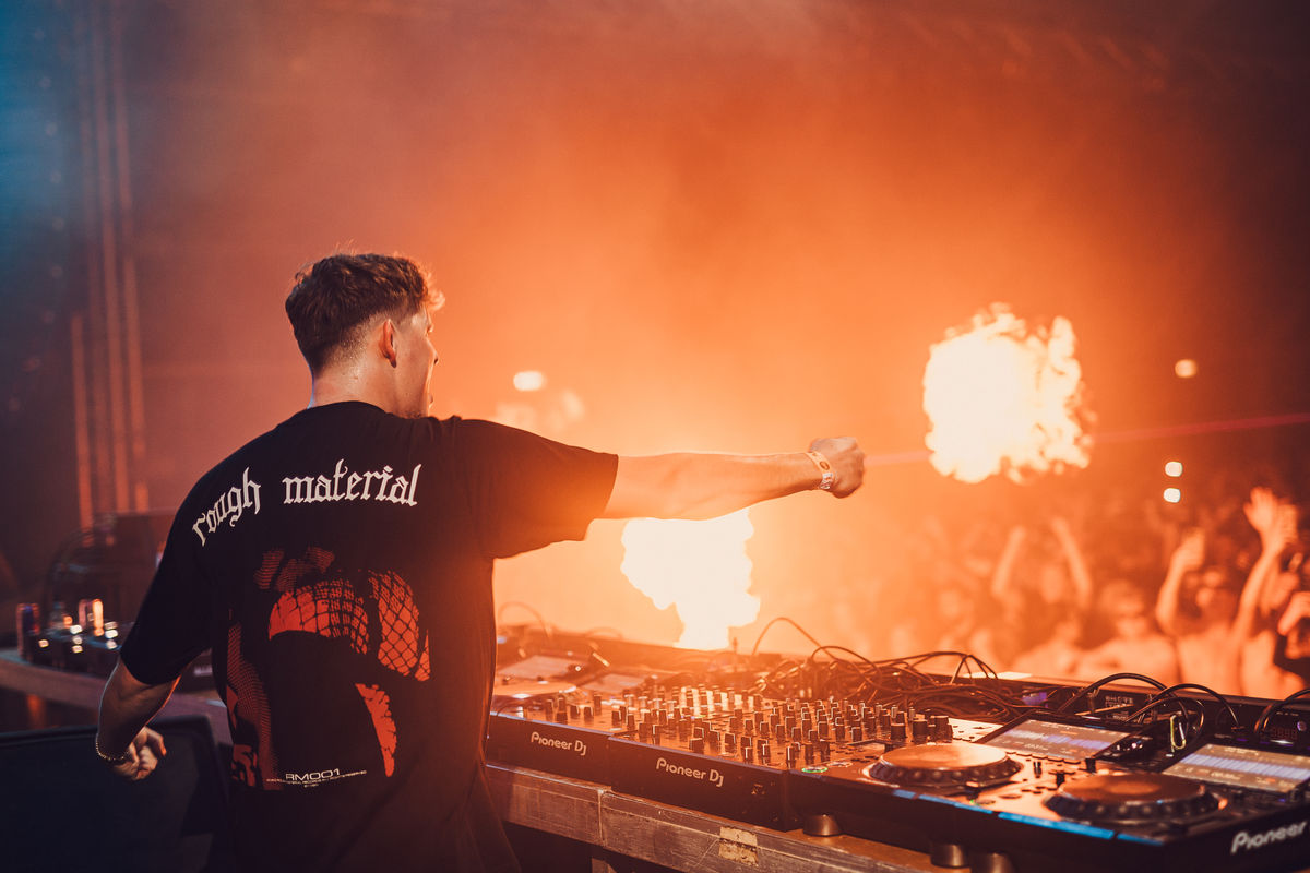 Loading... just a sec